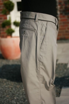 Elegante Hose in grau aus feiner Baumwolle