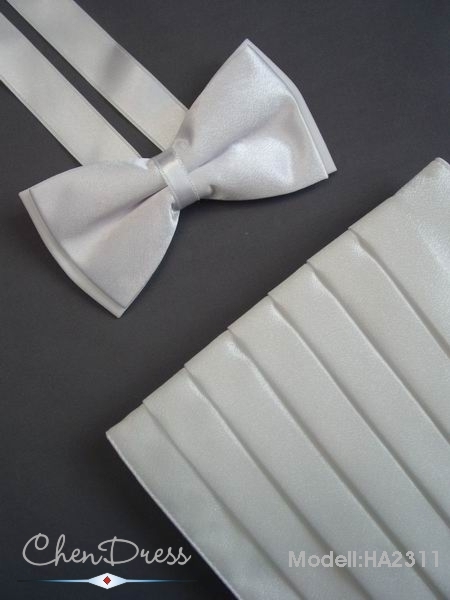 Cummerbund of sateen in white