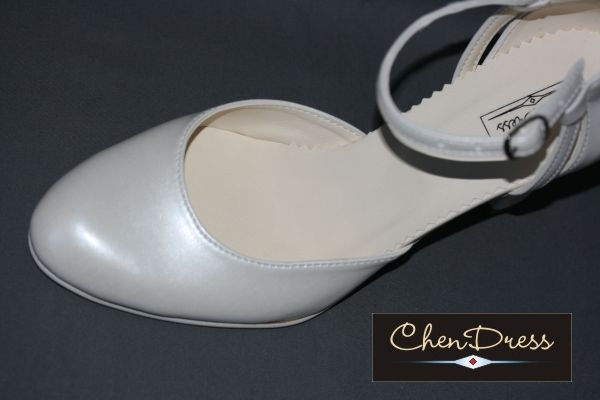 Brautschuhe Kleopatra in ivory / hellcreme