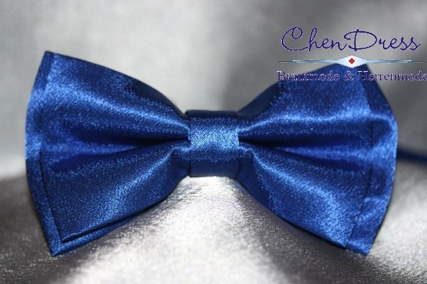 bowtie of sateen in blue