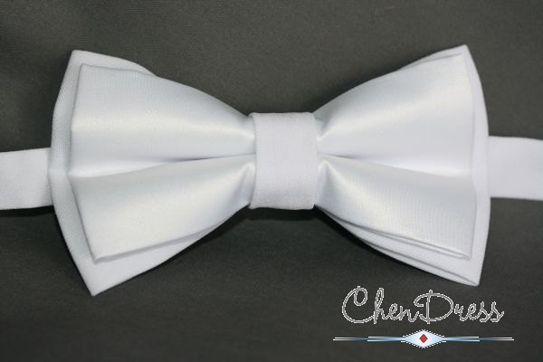 bowtie of sateen in white